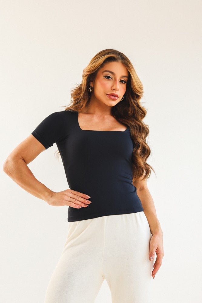 Blusa de manga gola quadrada