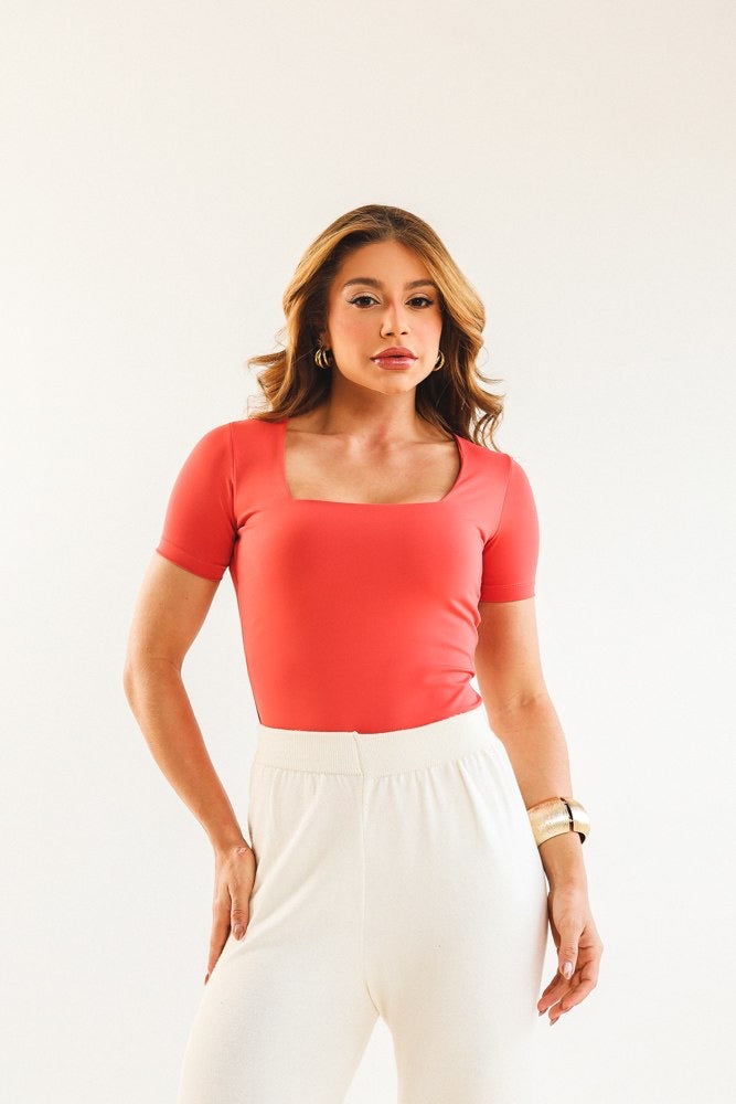 Blusa de manga gola quadrada
